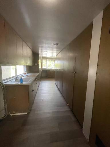 Main picture of 14692 Goldenwest St