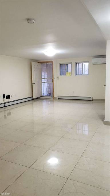 Main picture of 212 Bay 32nd St