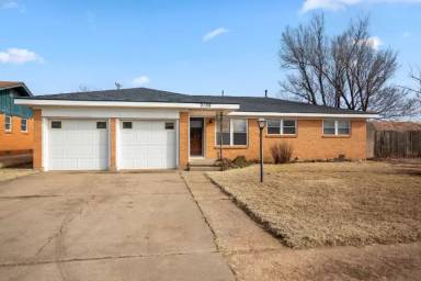 Main picture of 2108 N Christy St