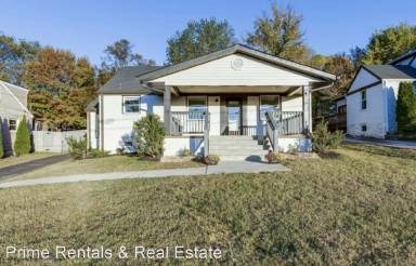 Main picture of 704 Powers Ave