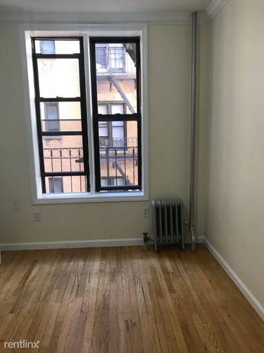 Main picture of 305 W 45th St