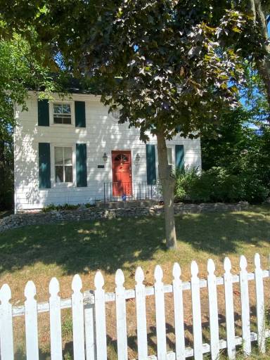 Main picture of 1125 E Lasalle Ave