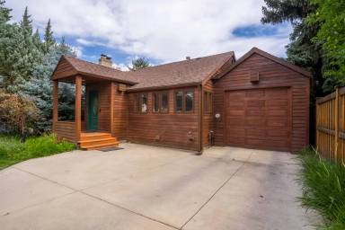 Main picture of 536 NW Harmon Blvd