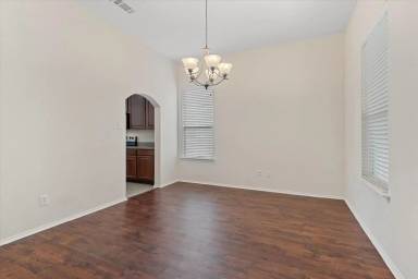 Main picture of 1620 Degnen Ln