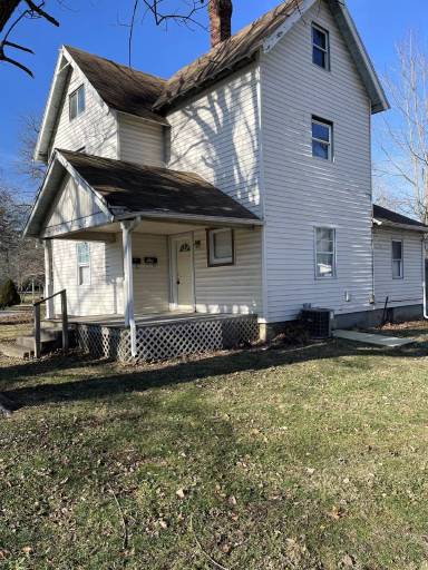 Main picture of 1000 W Wabash Ave
