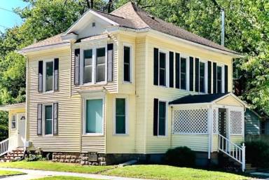 Main picture of 400 W Washington Ave