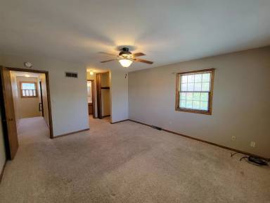 Main picture of 220 W 8th St