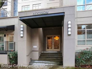 Main picture of 1930 NW Irving St