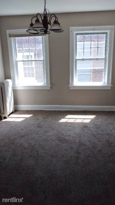 Main picture of 2914 S Moreland Blvd