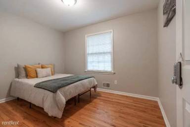 Main picture of 5348 The Savoy St