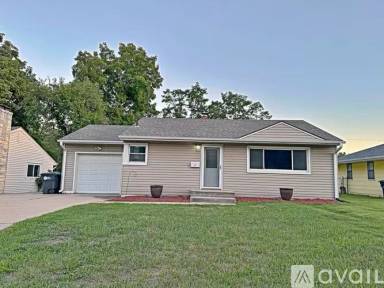 Main picture of 6755 Blondo St