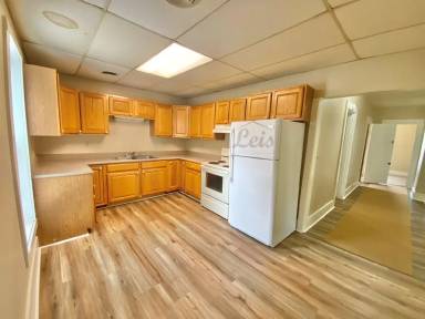 Main picture of 215 1/2 Harrison Ave