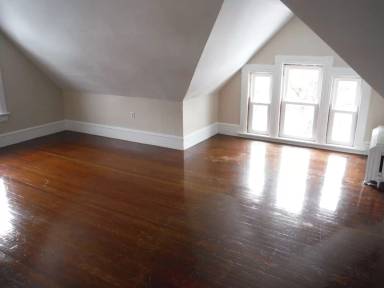 Main picture of 453 Glen St