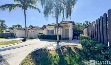 Main picture of 15044 SW 142nd Ter