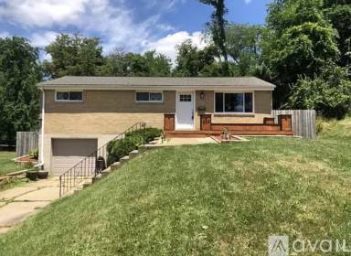 Main picture of 829 Cottonwood Dr