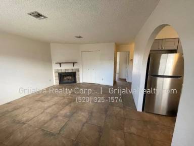 Main picture of 3650 E Presidio Rd