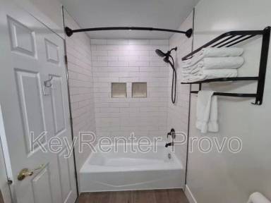 Main picture of 75 S Astor Ln