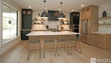 Main picture of 5008 S Lincoln Way