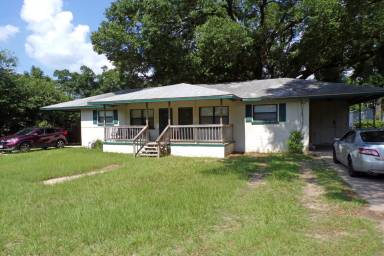 Main picture of 703 N 72nd Ave