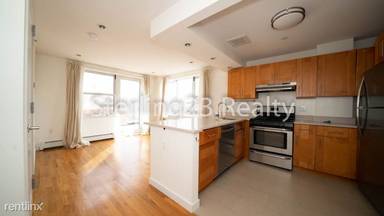Main picture of 2552 Crescent St
