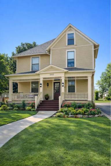 Main picture of 1112 E Walnut St