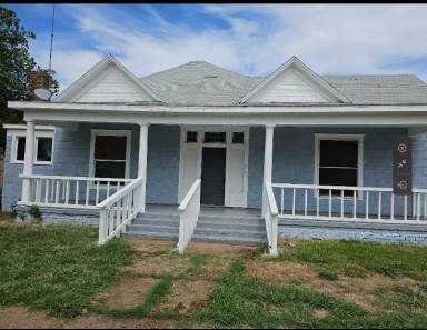 Main picture of 108 S Henrietta St