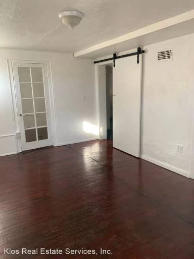Main picture of 3020 Lowell Blvd