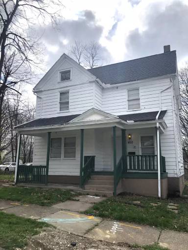 Main picture of 450 Lucy St