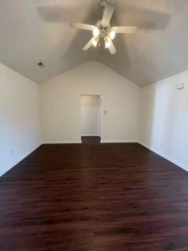 Main picture of 216 Applewood Ln