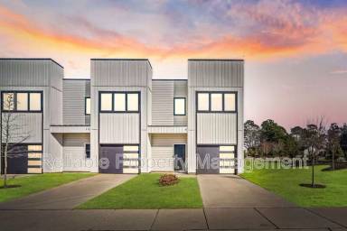 Main picture of 14 S Laird Dr