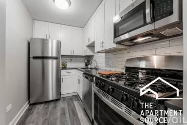 Main picture of 949 W Foster Ave