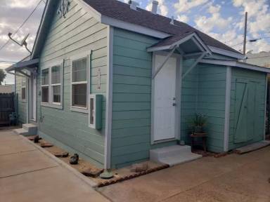 Main picture of 3025 Myers St
