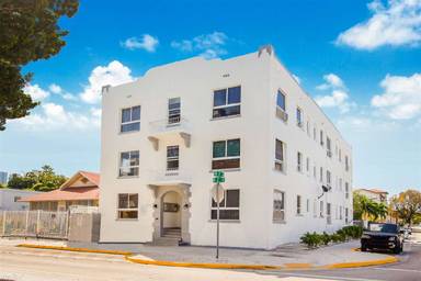 Main picture of 676 SW 2nd St