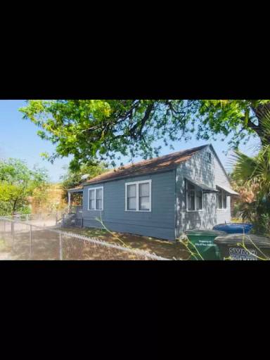 Main picture of 255 E Lambert St
