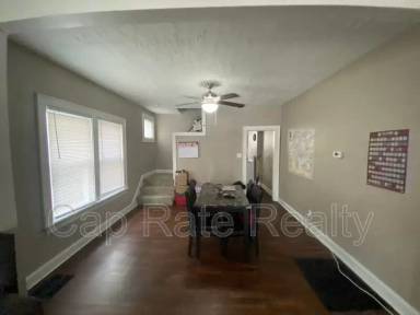 Main picture of 618 S Ogden Ave