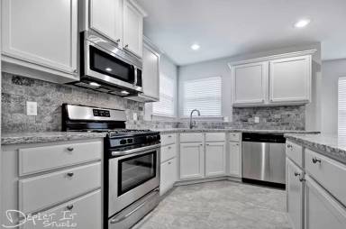 Main picture of 3400 SW Gibson Ave