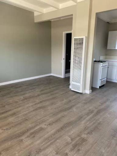 Main picture of 205 Eaton Way