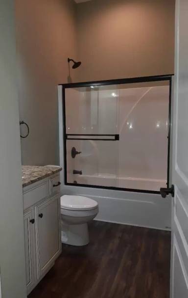 Main picture of 136 1/2 W Main St