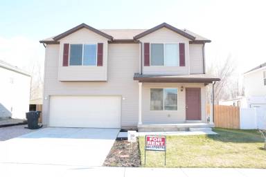 Main picture of 1243 W 520 S