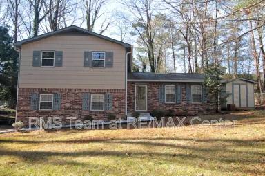 Main picture of 141 Jousters Ln