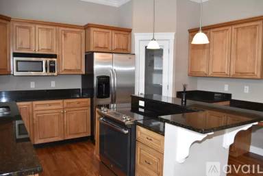 Main picture of 2107 Herrick Ave