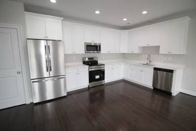 Main picture of 1704 W Cary St