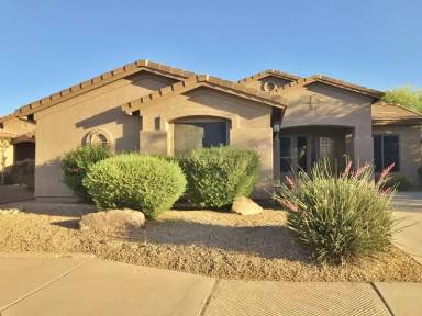Main picture of 1371 E Dana Pl
