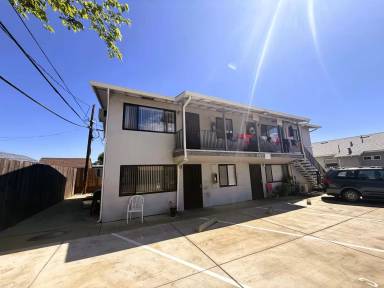 Main picture of 460 San Marco St