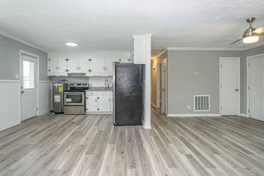 Main picture of 2721 Daly Ave