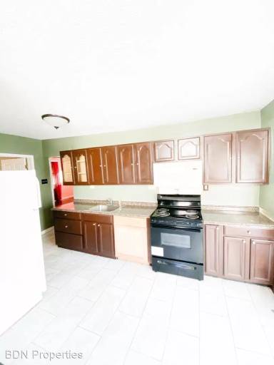 Main picture of 3938 Randall St