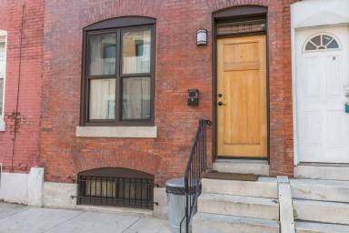 Main picture of 1232 N Newkirk St