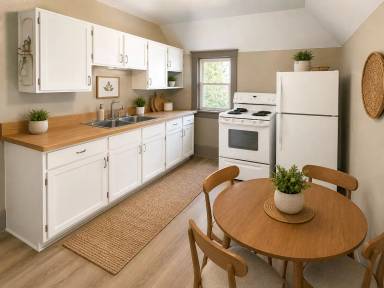 Main picture of 716 N Broadway