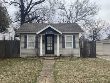 Main picture of 620 N Boulevard