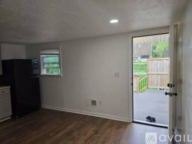 Main picture of 523 Grant Ave